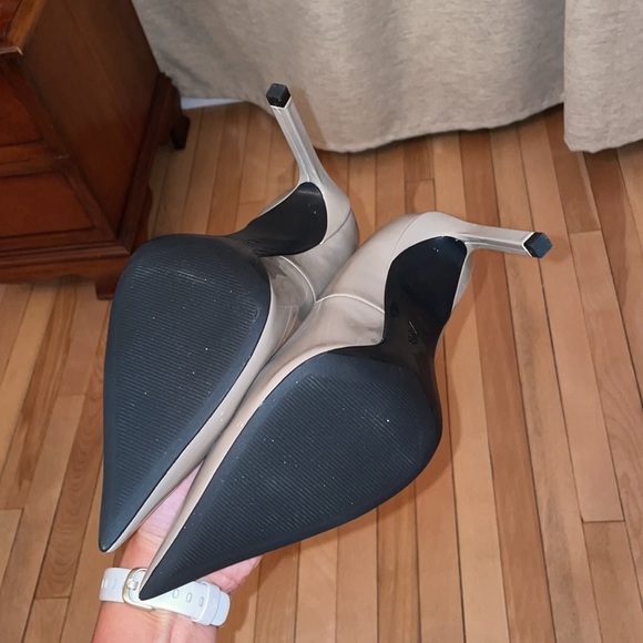 Grey heels. Zara. 38. Never worn. Patent leather. - Picture 2 of 3